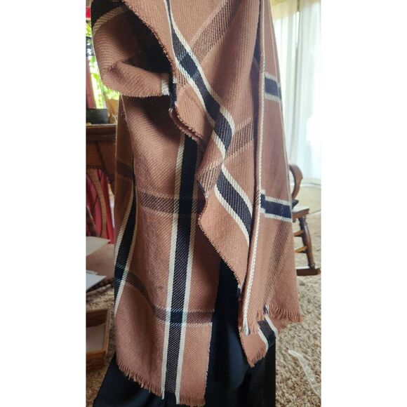 O25 Do Everything In Love plaid cape m - Picture 3 of 8